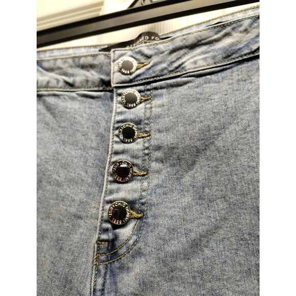 City Chic Size 20 Button Fly Light Wash Distressed Harley High Rise Crop Jeans - Picture 3 of 8